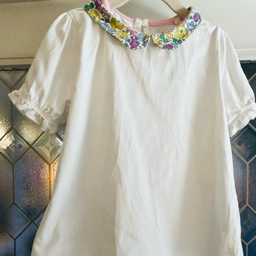 Mini Boden White Top with Floral Peter Pan Collar